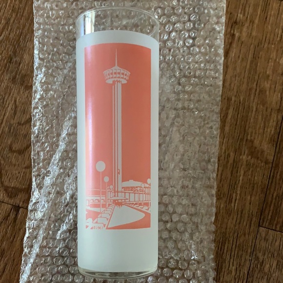 Vintage Skylon Tower in Canada pink and white frosted souvenir glass,See comment - Picture 2 of 7